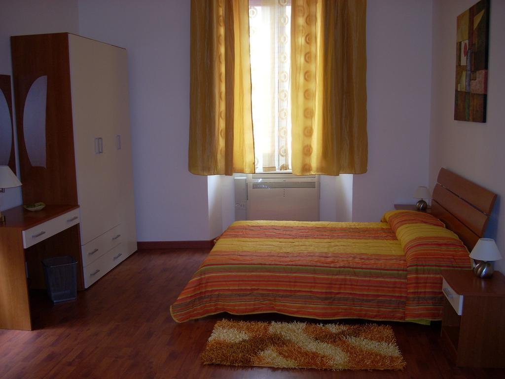 Eurelios Bed & Breakfast Adrano Luaran gambar